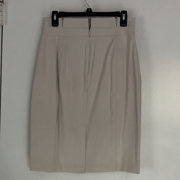 WHBM soft cream fully lined suit size 10 blazer/8 skirt, NWT - Picture 6 of 12